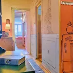 Lavender Circus Hostel, Doubles & Ensuites