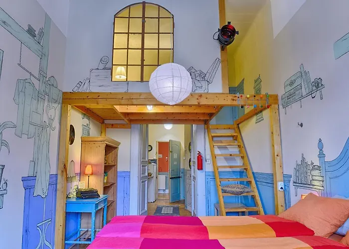 Lavender Circus Hostel, Doubles & Ensuites Хостел Будапешт