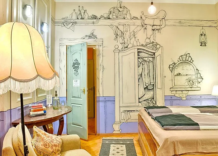 Lavender Circus Hostel, Doubles & Ensuites Будапешт