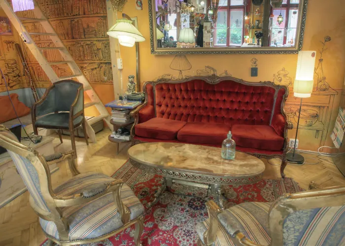 Lavender Circus Hostel, Doubles & Ensuites Будапешт