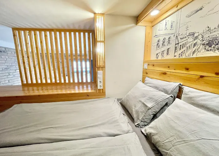 Lavender Circus Hostel, Doubles & Ensuites Хостел Будапешт