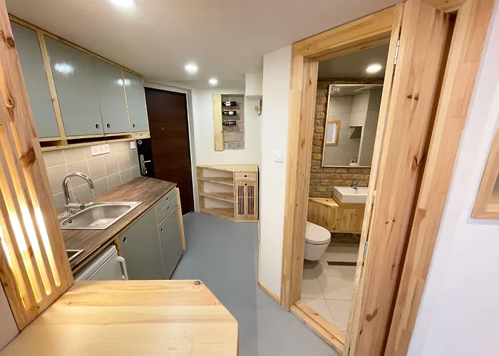 Lavender Circus Hostel, Doubles & Ensuites *