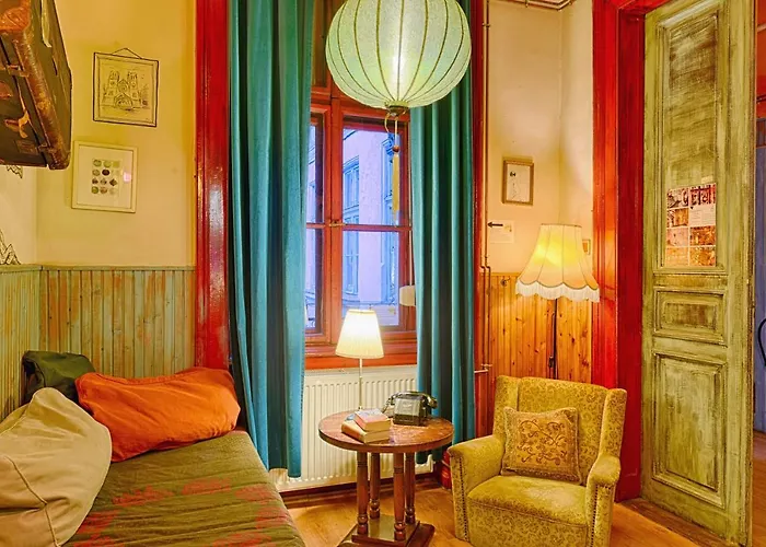 Lavender Circus Hostel, Doubles & Ensuites *