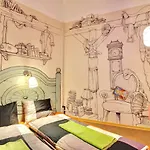 Lavender Circus Hostel, Doubles & Ensuites Hostel Budapešť