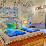 Lavender Circus Hostel, Doubles & Ensuites *