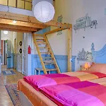 Lavender Circus Hostel, Doubles & Ensuites Hostel