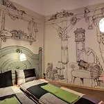 Lavender Circus Hostel, Doubles & Ensuites Hostel