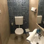 Lavender Circus Hostel, Doubles & Ensuites