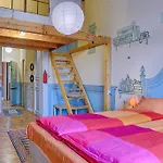 Lavender Circus Hostel, Doubles & Ensuites