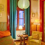 Lavender Circus Hostel, Doubles & Ensuites *
