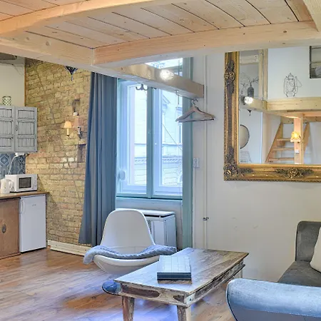 Lavender Circus Hostel, Doubles & Ensuites *