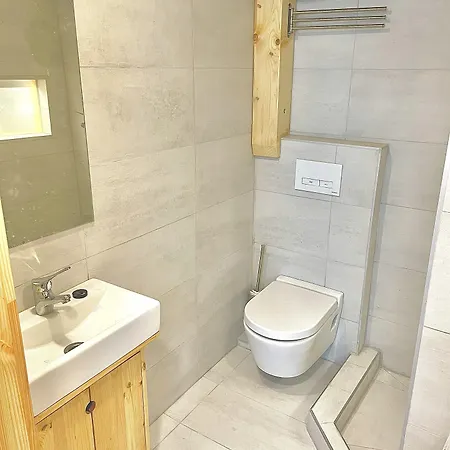 Hostel Lavender Circus Hostel, Doubles & Ensuites
