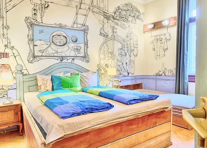 Lavender Circus Hostel, Doubles & Ensuites Albergue Budapeste