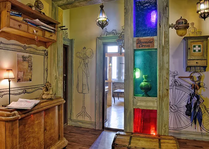 Lavender Circus Hostel, Doubles & Ensuites Budapeste