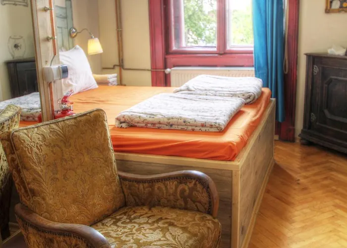 Albergue Lavender Circus Hostel, Doubles & Ensuites *