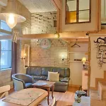 Lavender Circus Hostel, Doubles & Ensuites