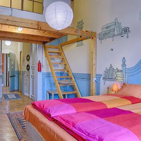 Lavender Circus Hostel, Doubles & Ensuites Ostello