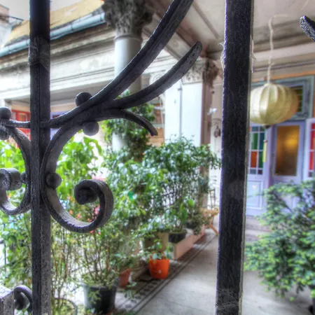 Lavender Circus Hostel, Doubles & Ensuites Budapest