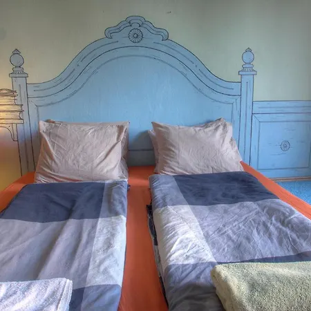 Lavender Circus Hostel, Doubles & Ensuites * Budapest
