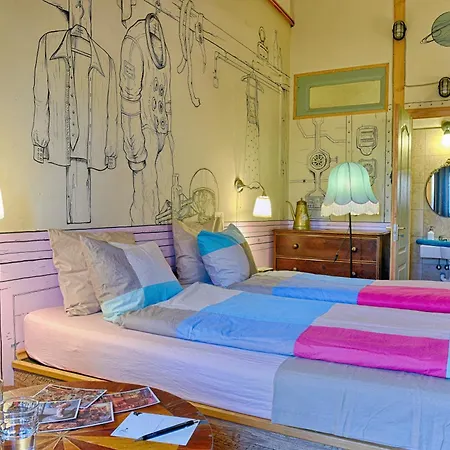 Lavender Circus Hostel, Doubles & Ensuites Ostello