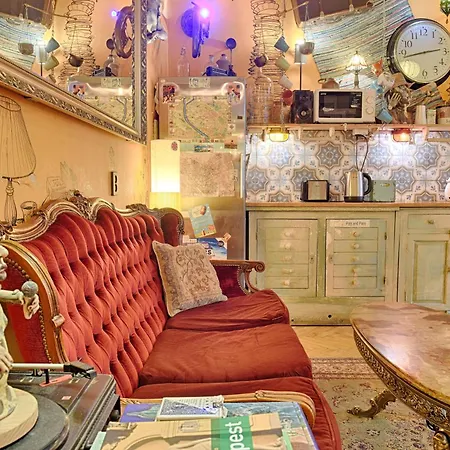 Lavender Circus Hostel, Doubles & Ensuites Hostel Budapest