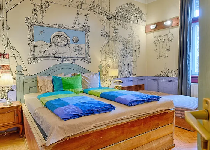 Lavender Circus Hostel, Doubles & Ensuites *