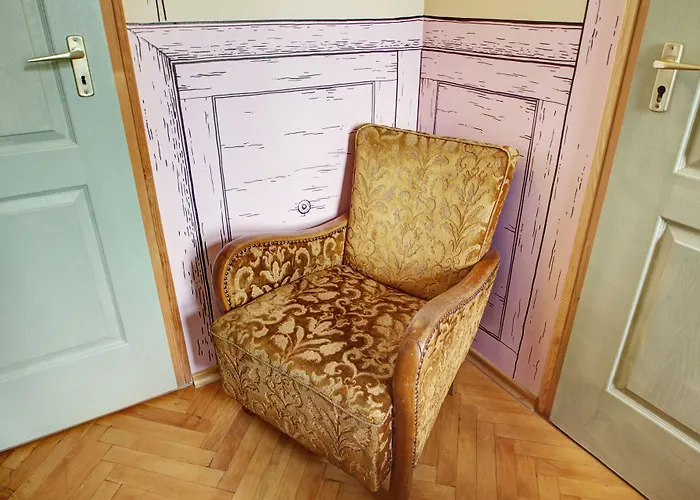 Хостел Lavender Circus Hostel, Doubles & Ensuites Будапешт