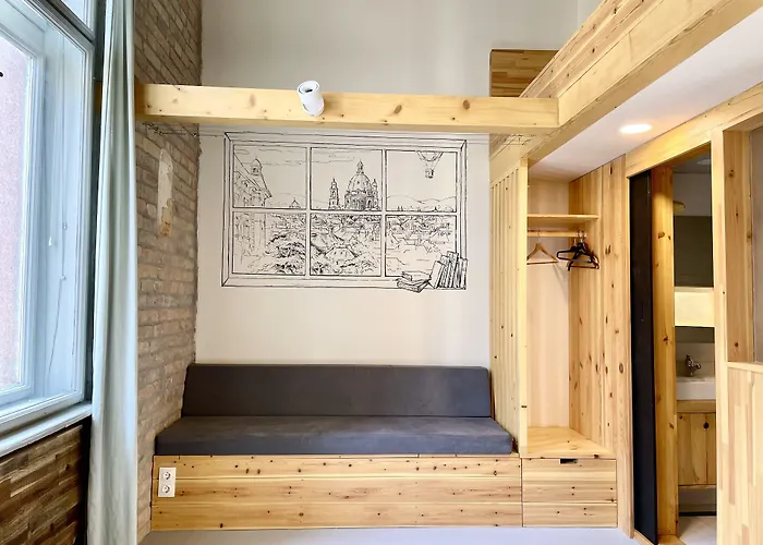 Lavender Circus Hostel, Doubles & Ensuites