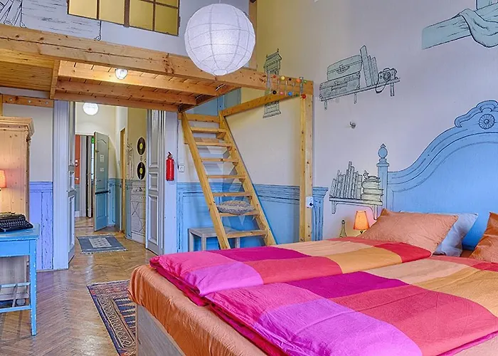 Lavender Circus Hostel, Doubles & Ensuites