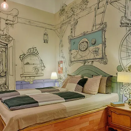 Lavender Circus Hostel, Doubles & Ensuites