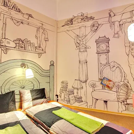 Lavender Circus Hostel, Doubles & Ensuites אכסניה בודפשט