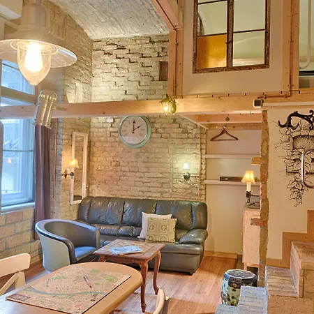 Lavender Circus Hostel, Doubles & Ensuites