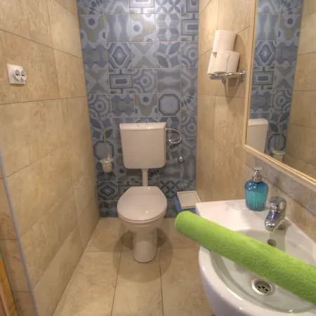 Lavender Circus Hostel, Doubles & Ensuites * בודפשט