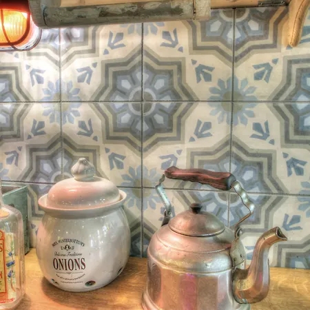 Lavender Circus Hostel, Doubles & Ensuites אכסניה
