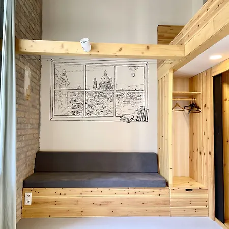 Lavender Circus Hostel, Doubles & Ensuites