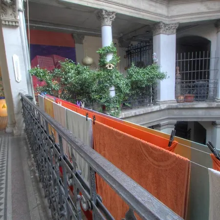 Albergue Lavender Circus Hostel, Doubles & Ensuites *
