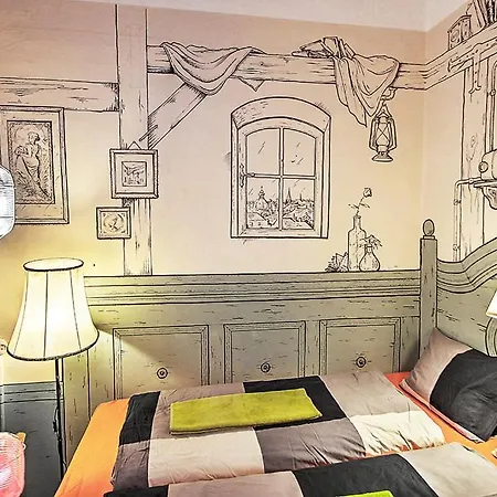 Lavender Circus Hostel, Doubles & Ensuites * בודפשט