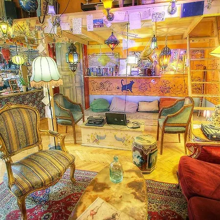 Albergue Lavender Circus Hostel, Doubles & Ensuites *