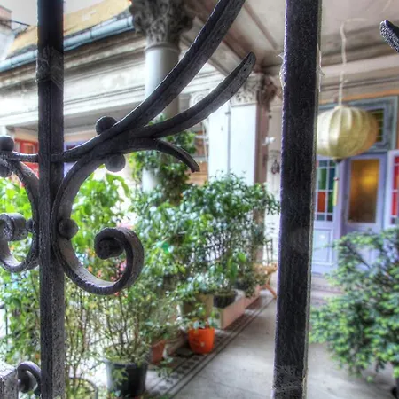 Lavender Circus Hostel, Doubles & Ensuites * Budapeste