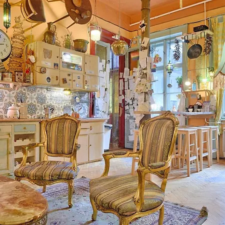Albergue Lavender Circus Hostel, Doubles & Ensuites Budapeste